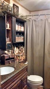 For the bathroom, you can choose slightly darker color shades such as cream or brown which represent the natural color of the wood. Pin De Vicki Brosch En Primitive Bathroom Banos Primitivos Decoracion De Banos Sencillos Banos Rurales