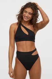 Asa ieftin design nou vânzare online h&m nu mai retușează vergeturile modelelor. Cipo Olcso Tobb Kep Valodi Cipo Costume De Baie Cu Talie Inalta H M Sairainternational Net