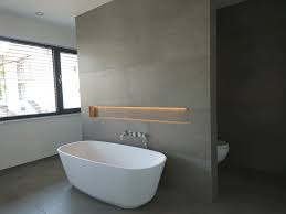 Badezimmer fliesen überspachteln i fugenloses bad selber machen 💪. Privates Badezimmer Treppenhaus In Betonoptik Wieczorek Fliesen