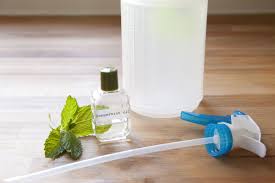 Find commercial pest control equipment from the leading brands at qspray.com. How To Use Peppermint Oil For Pest Control Ehow Peppermint Spray Peppermint Oil For Mice Insect Spray