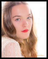 How to make a portrait subject pop in natural light?