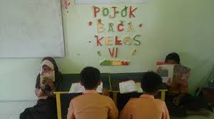 Sebagai seorang guru, sudah menjadi tugas anda untuk membangun lingkungan belajar yang ceria dan hangat bagi para siswa di sepanjang tahun. Siswa Kelas Vi Sulap Ruangan Jadi Pojok Baca