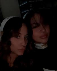 Bubbles. (@brittanyavilaa) · Instagram 照片和视频