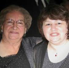 Can someone edit a photo of my mom?