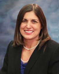 Shelly Hess's Instagram, Twitter & Facebook