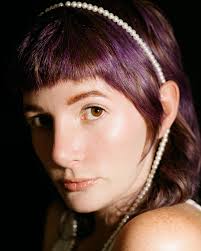 It's my 1 year rhinoversary!🙌🏻 I spent a good chunk of my life  photoshopping my nose in pictures, making sure every group picture was  taken