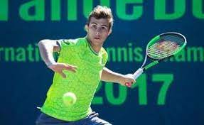 In 2018, gaston won the boys' doubles at the australian open with compatriot clément tabur. Hugo Gaston Gaucher Fan De Nadal Et Facile A Vivre Hugo Grand Espoir Du Tennis Francais