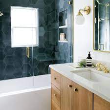 Whenever you can add texture, 2021 bathroom design trends have done it! 32 Beautiful Bathroom Tile Design Ideas