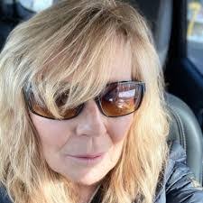 Anita Cress's Instagram, Twitter & Facebook