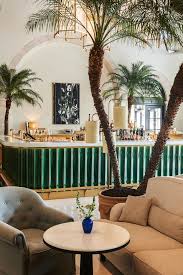 The Surf Club Le Nouvel Hotel De Joseph Dirand A Miami Bar Restaurant Design Design Interieur Restaurant Decor Hotel