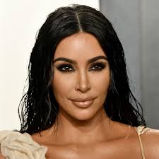 Eyebrow tinting typically lasts for three to four weeks, during which time the dye will slowly (and subtly) fade. Kim Kardashian Bleached Her Brows And Went Top To Toe Blonde