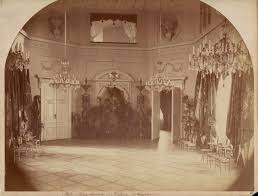 Królewskie wnętrza, apartamenty, zapewne z herbami polski, saksonii i wettinów, rzucającymi się plan z xviii wieku na pierwszym miejscu stawiał pałac saski. Warszawa Kolorowa Czarno Biala I Zniewolona Stolica Ktorej Juz Nie Ma Zdjecia Historia Org Pl Historia Kultura Muzea Matura Rekonstrukcje I Recenzje Historyczne