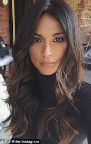 Kim kardashian at the 2018 mtv movie and tv awards at barker hangar, 3021 airport avenue in santa monica, ca on june 16, 2018. 25 Ways To Style Long Haircuts With Layers Lighter Hair Hair Styles Long Hair Styles