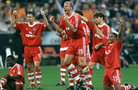 Carsten jancker (born 28 august 1974) is a german football manager and former football player. Transfers Abgeschrieben Doch Dann Holte Der Fc Bayern Turban Sturmer Carsten Jancker Aus Wien Ligalive