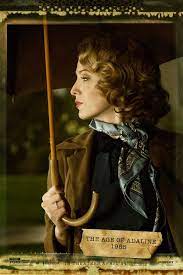 Un Verdadero Despliegue De Vestuario Para Protagonizar The Age Of Adaline Que Nos Transporta A Traves De Adaline El Secreto De Adaline Estilo De Blake Lively