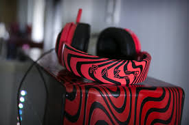 Razer Kraken Pro V2 Oval Ear Cushions Analog Gaming Headset Razer Pewdiepie Kraken Pro V2 Analog Gaming Headset For Pc Xbox One And Playstation 4 Oval Ear Cushions Neon Red You Can Ge Gaming Headset Xbox Pewdiepie