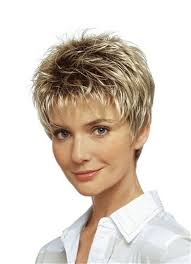 Wenn man 50 jahre alt oder noch älter ist, heißt das natürlich nicht, dass man keine längeren haare mehr tragen sollte oder ab sofort nur noch grau. Pin Auf Hair Styles For Women Over 50