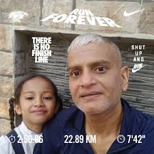 How do pacers work in regards to hills in marathon running?