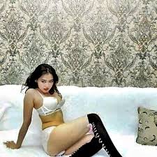 Amateur performer Kitana Min's lively and teasing private show