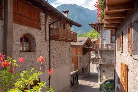 Scheda di contatto diretto con la gestione. San Lorenzo In Banale Ai Piedi Delle Dolomiti