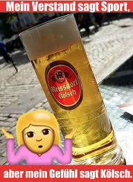 9 Momente Die Jeder Kennt Der Gerne Kolsch Trinkt Trinken Dieser Moment Verstand