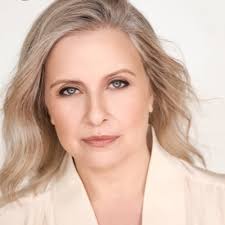 Suzanne Sofia's Instagram, Twitter & Facebook