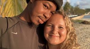 Phoebe Hannah's Instagram, Twitter & Facebook