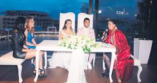 Nikah Sekeri Yerine Hayvan Barinagina Bagis Yaptilar Magazin Haberleri