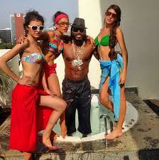 Chris gayle is a jamaican cricketer who has played international cricket for the west indies and also served as the captain of the west indies test team from 2007 to 2010. Gayle Chills With Girlfriend Daughter And Mom In Law In Kerala Goes Fishing