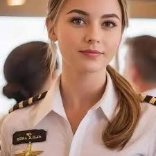 Cariño eres muy bonita pero no puedo escribir ahora porque estoy en la cama  ya