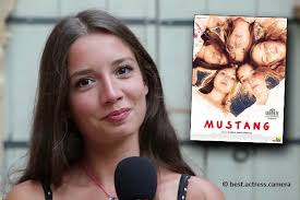 En son elit işcan haberleri anında bir dönem internette yayınlanan yaşamayanlar dizisinin setinde rol arkadaşı elit i̇şcan'a cinsel saldırı. Mustang Ve Elit Iscan