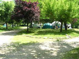 Réservez votre camping dans les gorges du tarn avec flower campings. Camping Municipal Le Pradet La Malene