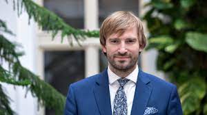 Adam vojtěch je politik a právník, který od prosince 2017 do září 2020 zastával funkci ministra zdravotnictví čr. V Zari Muzeme Mit Naockovanych 70 Procent Lidi Rika Vojtech Cesko Podle Nej Ceka I Jednani O Povinne Vakcinaci Hospodarske Noviny Hn Cz
