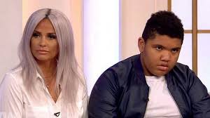 Undoubtedly the bob haircut is one of the most celebrated that we can appreciate today, although you should know that this is a haircut that has been between us for almost. Katie Price Thanks Nhs After Giving Urgent Medical Attention To Son Harvey During Birthday Party Birmingham Live