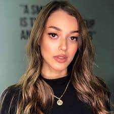 Boyu, yaşı, kilosu ve fotoğraf galerisi. Dilan Cicek Deniz Home Facebook
