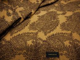 Storico negozio da tre generazione offre alla sua clientela la più. Cashmere Stampato Art Darika V Cammello Melanzana 105 00 Mt Cod 83522 Antonietta Tessuti Torino