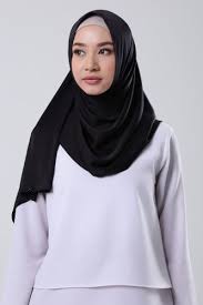 Assalamualaikum.tutorial hijab syar'i kali ini adalah hijab style yang lumayan simple, cocok dikenakan untuk pergi ke bermacam acara, terutama acara formal. Tampil Cantik Dengan 10 Pashmina Bagi Kamu Yang Belajar Berhijab