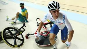 Mark cavendish ended his long wait for an olympic medal after taking silver in the omnium race in rio, with italy's elia viviani taking the gold medal. Rio Olympics 2016 Mark Cavendish Retains Silver Medal Despite Role In Horror Crash At Velodrome Stuff Co Nz