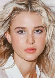 Fan Casting Isabel May as Ivy Sterling-Shepard in You'll be the death of me 