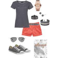 But, it also looks lovely with teals, navy, brighter shades of pink, and plum as well as worn with blue denim. 10 Best Coral Shorts Outfit Ideas Short Outfits Coral Shorts Outfit Coral Shorts