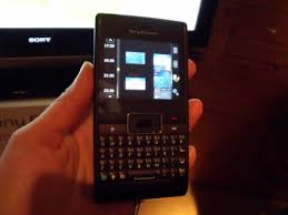 Sony Ericsson Aspen early review: Call ...