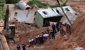 Lebih 15 pekerja dipercayai tertimbus dalam tanah runtuh di kawasan pembinaan bangunan di lengkok lembah permai, tanjung bungah, georgetown, pada 8.50 pagi. Bernama On Twitter Sorotan 2018 Tragedi Tanah Runtuh Berulang Di Pulau Pinang Https T Co Zr6tuvvru4