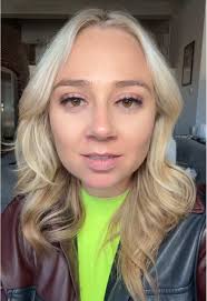 Caroline Dolly Style