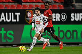 L'ol reçoit le sco d'angers pour le compte de la 32ème journée de ligue 1 uber eats. Angers Cabot Incertain Pour La Reception De L Ol