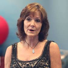 Beth Aune's Instagram, Twitter & Facebook