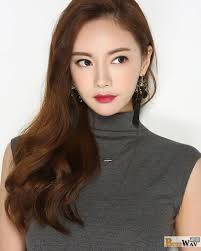 South Korean Model Hyemi Has Been Blessed With Perfect Skin Beautiful Features And Slim Figure She Has Been Modelling For Man Perfect Skin Model Korean Model