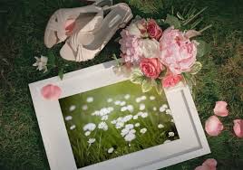 With the help of this effect you would be able to see how your photo or a drawing will look like on the wall painted in any of the seven colours avaialble. Effect Wedding Day Photofunia Free Photo Effects And Online Photo Editor