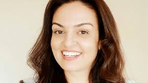 Euriale Voidela entrevista Elízia Pádua