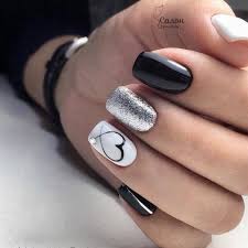 Crea diseños de uñas minimalistas y combínalos con cualquier outfit, además son perfectos para y éstas fueron todas las ideas que recopilé para que destaquen con sus diseños de uñas 2020. 32 Disenos De Unas Para Chicas Super Coquetos Y Lindos 2019 Manicura De Unas Manicura Para Unas Cortas Unas Plateadas