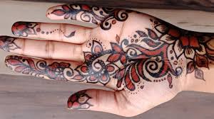 Red hearts and dots print on a black base coat can especially appear captivating. Red And Black Shaded Henna Design 2018 Eid Special Be You And Beauty Youtube